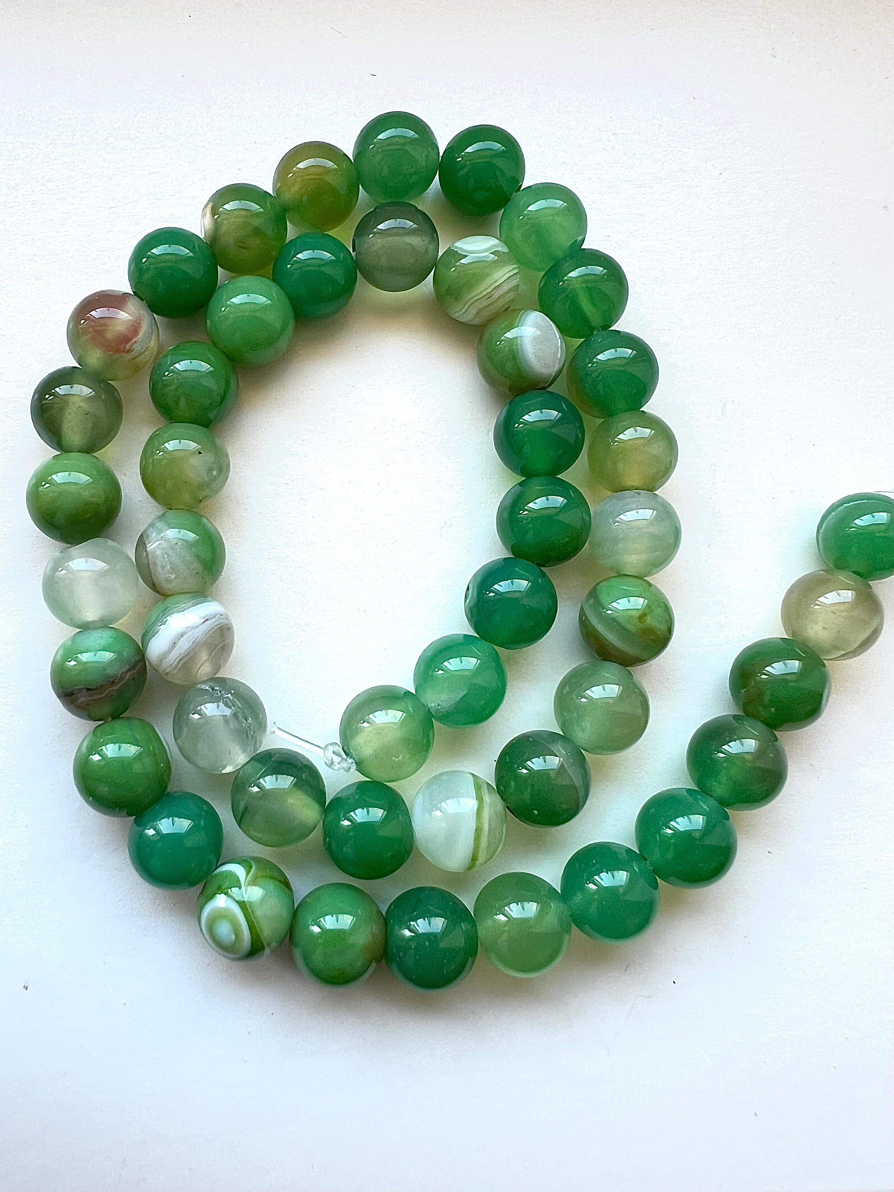 Grön Agat – Harmoniska Stenpärlor för Hjärtenergi, Lugn & Emotionell Balans