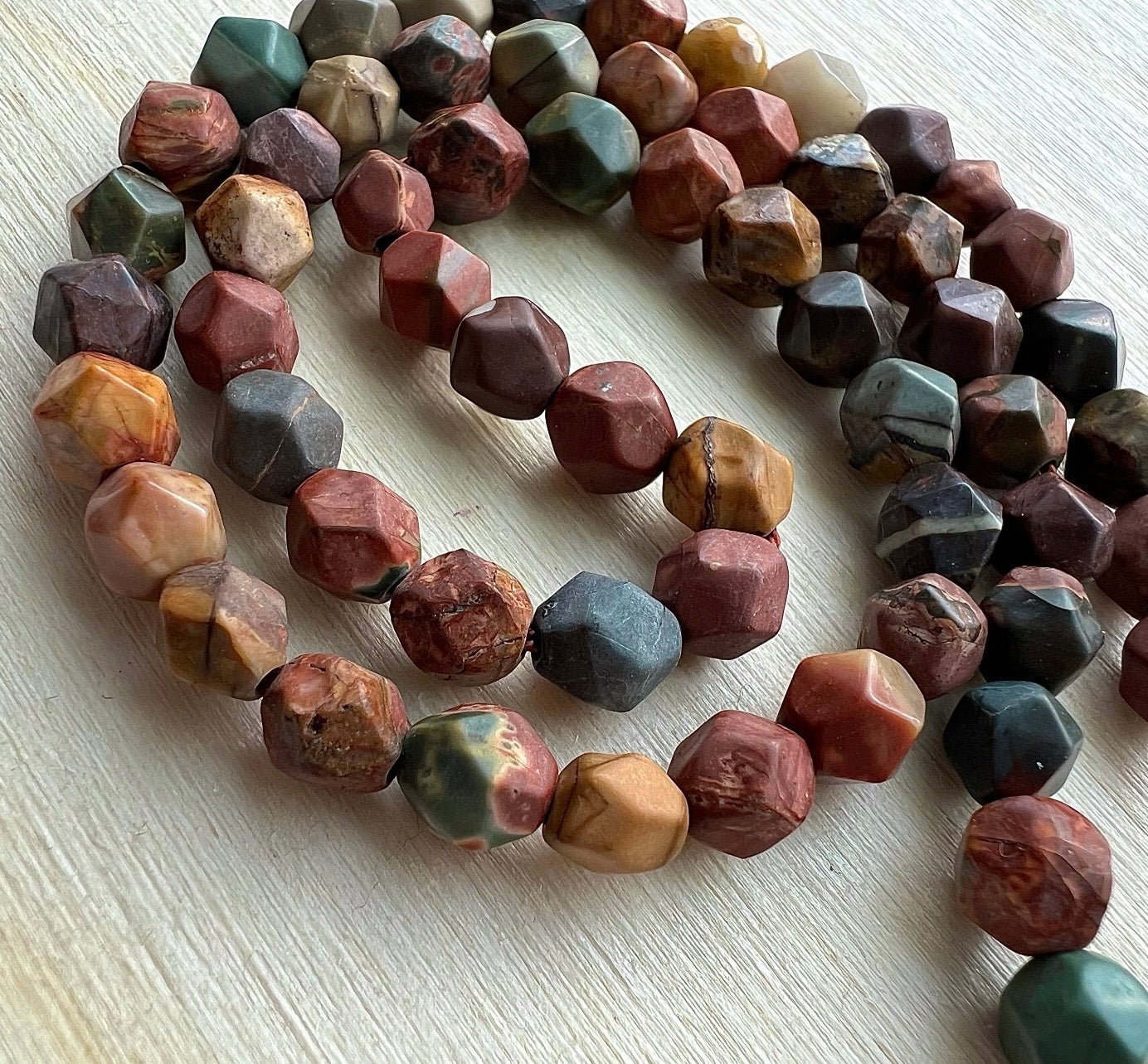 Picasso Jaspis - Stenpärlor för Smyckestillverkning