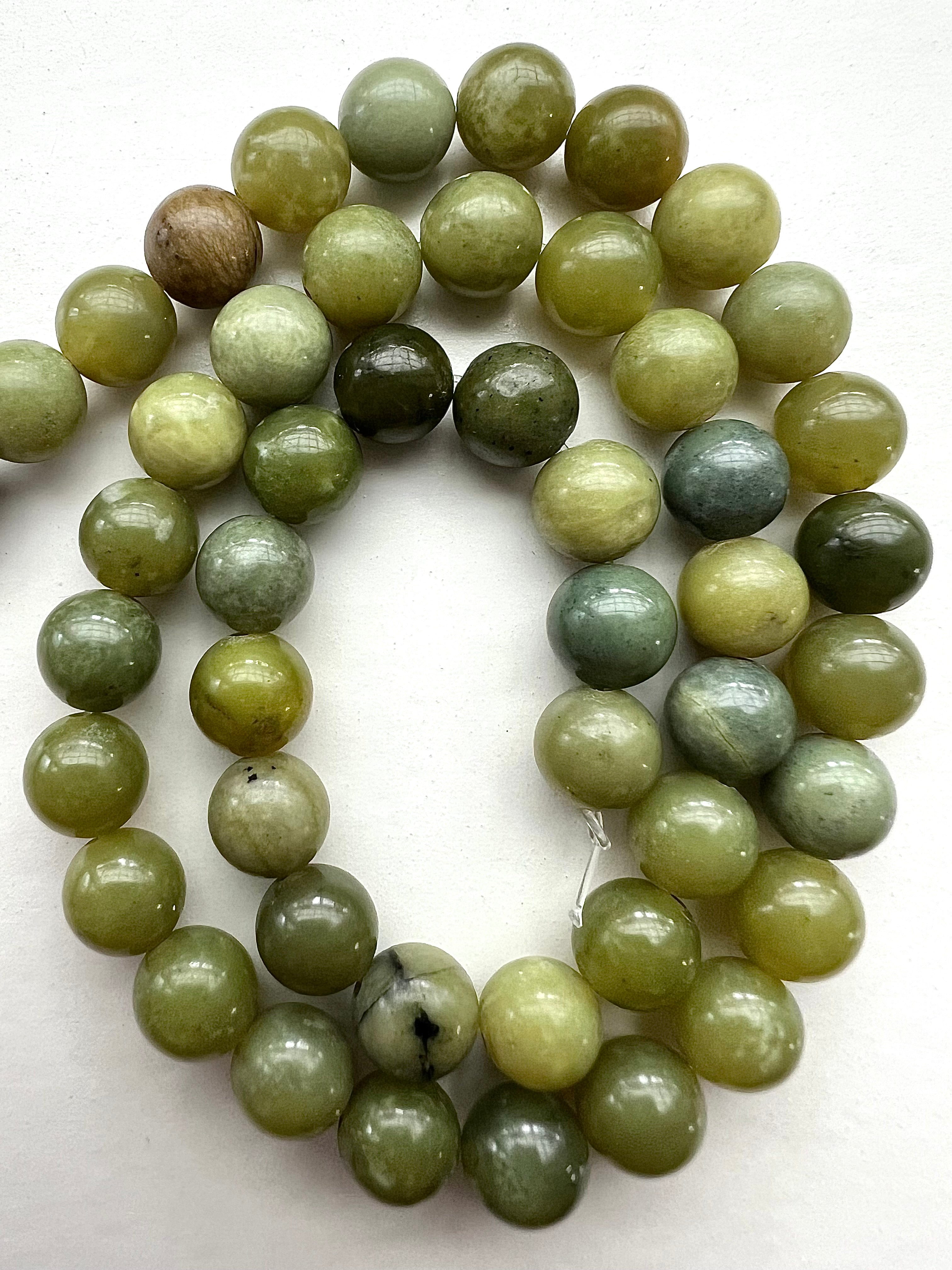Olivgrön Agat – Harmoniska Stenpärlor för Balans, Jordning & Inre Lugn