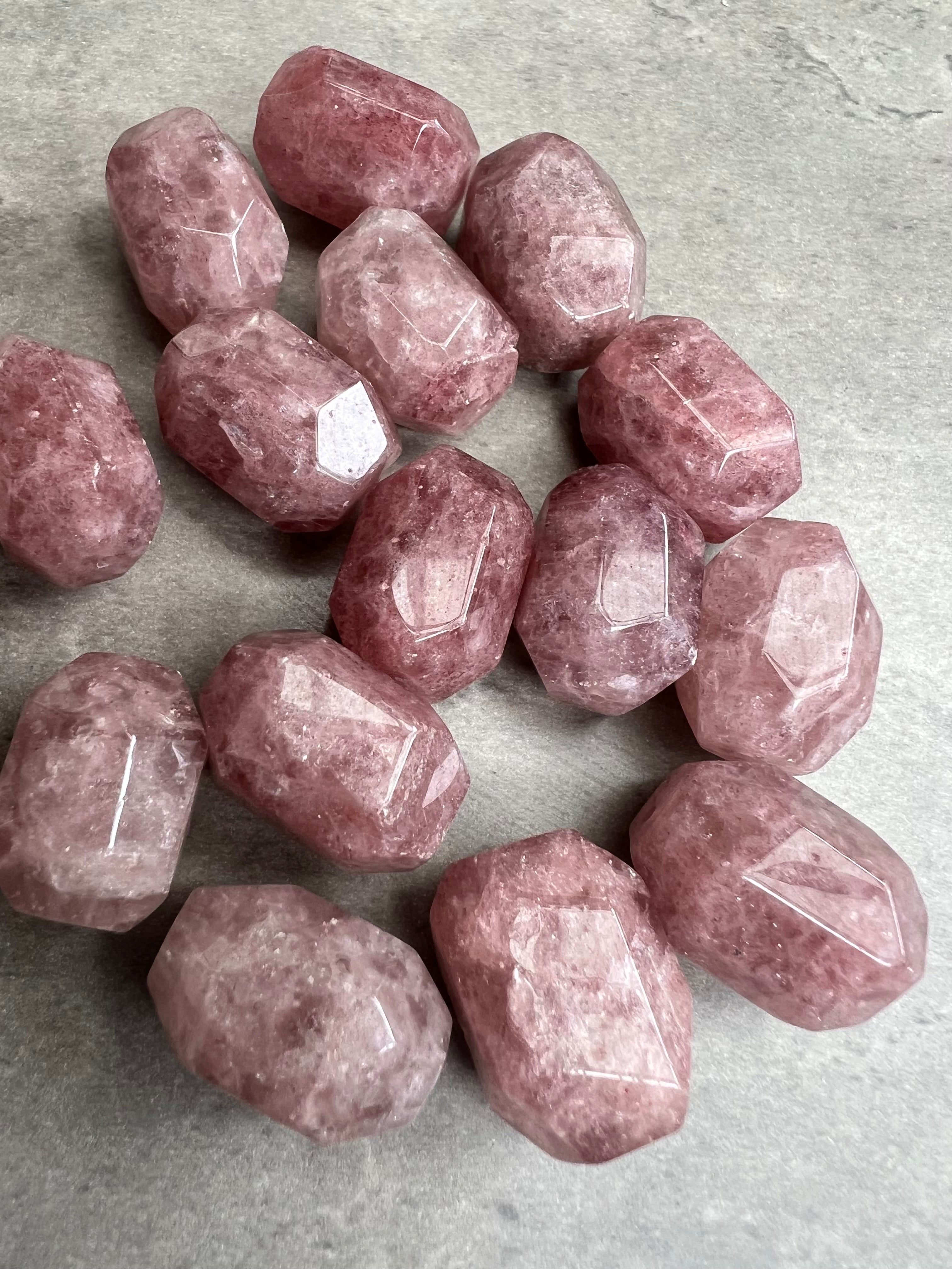 Exklusiva Stora Jordgubbskvartspärlor – Premium Kvalitet för Smyckestillverkning