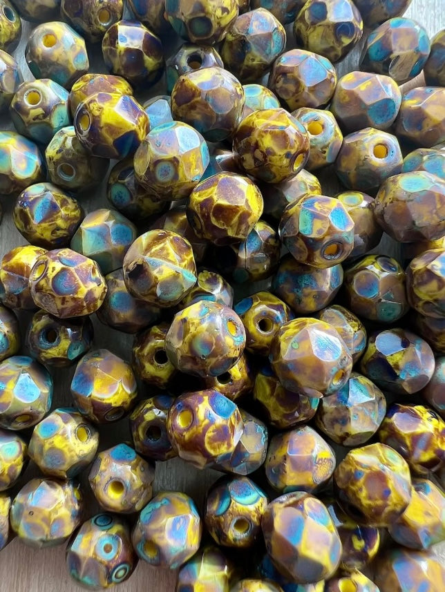 Dekorativa Gulspräckliga Tjeckiska Glaspärlor