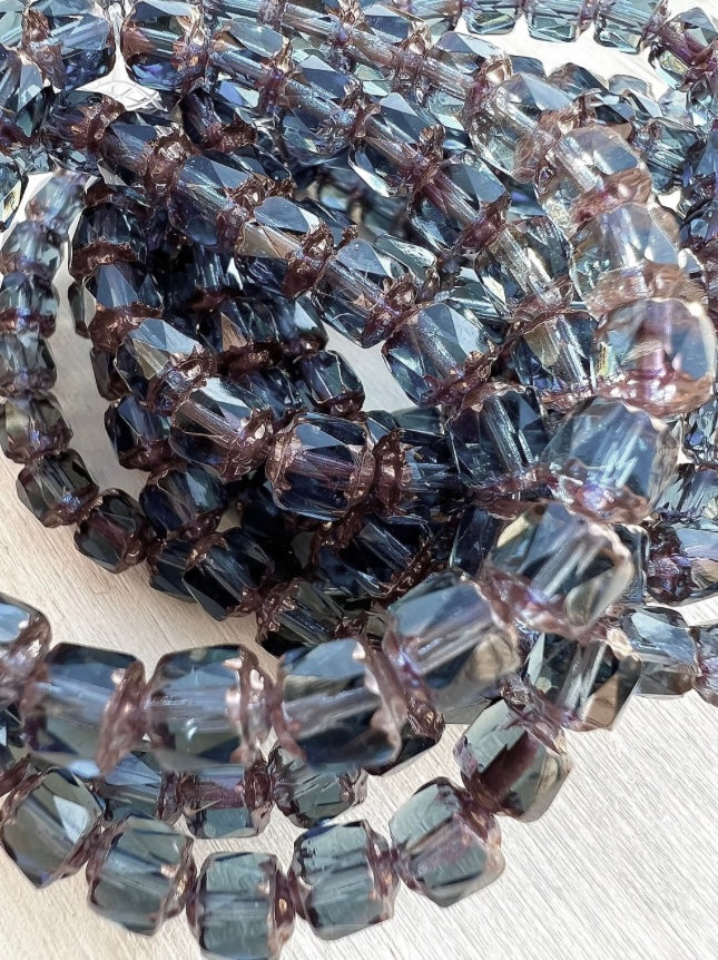 Blåa Tjeckiska Glaspärlor - Eleganta Pärlor