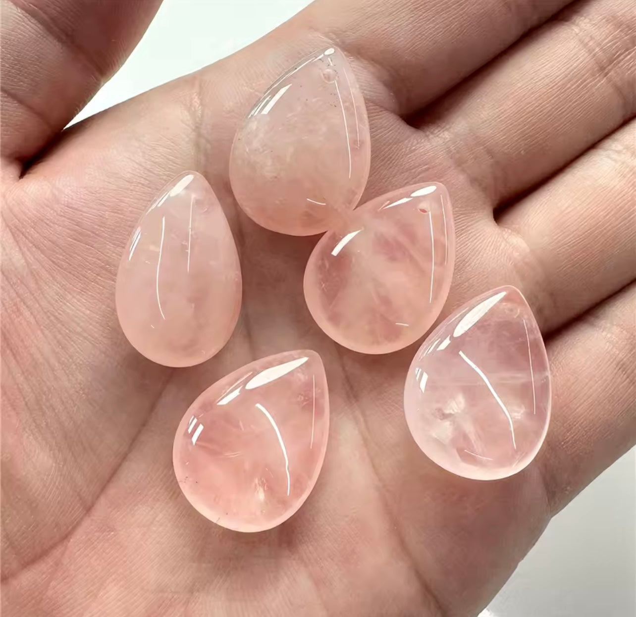 Rosenkvartshänge – Mjuk Elegans & Kärlekens Sten