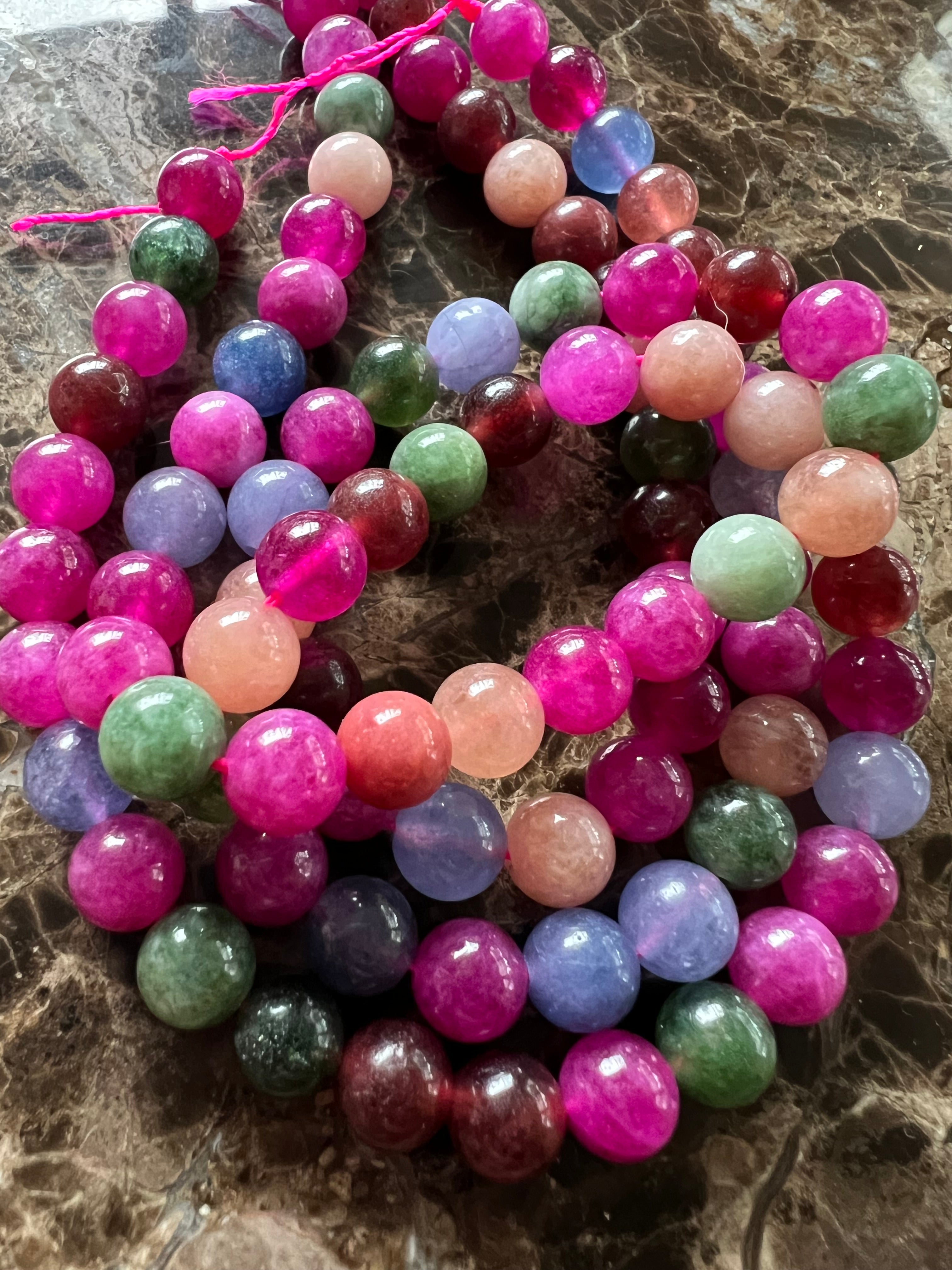 Jade Pärlor – Färgstarka Stenpärlor i Hög Kvalitet för Smyckestillverkning