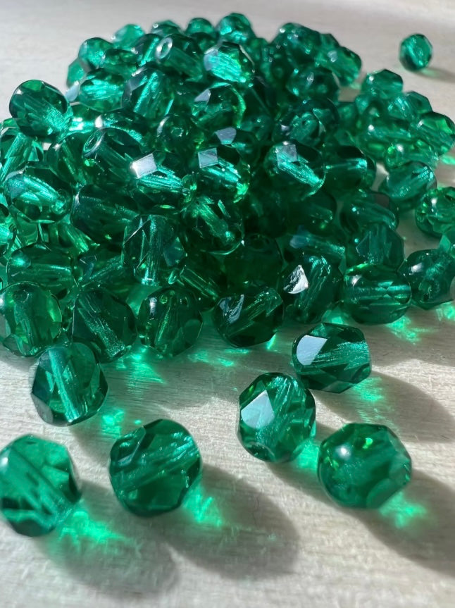 Gröna Tjeckiska Glaspärlor – Smyckestillverkning