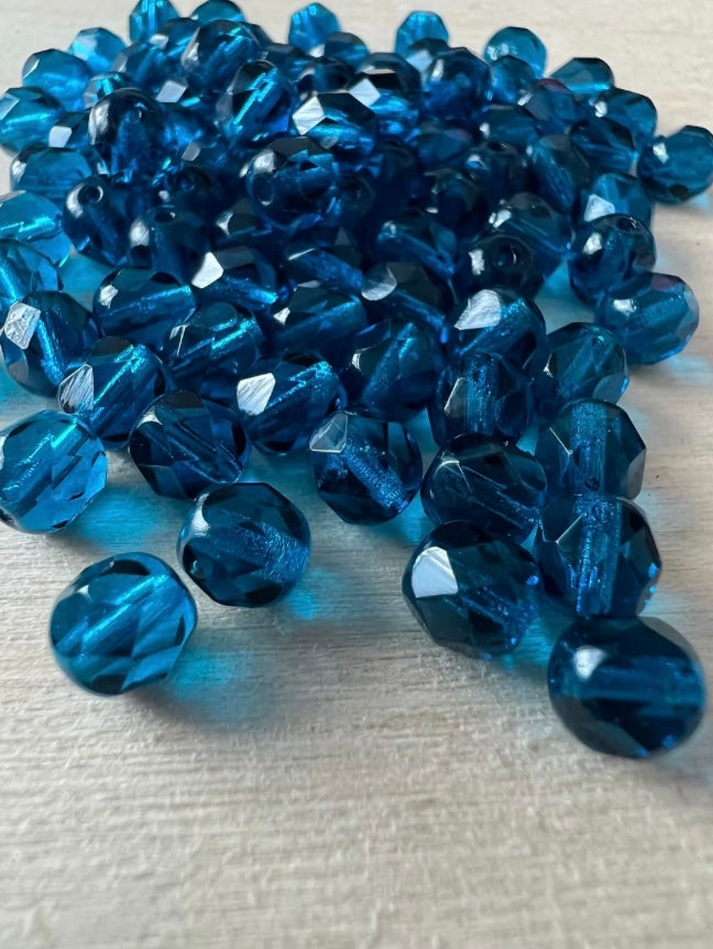 Blå Tjeckiska Glaspärlor – Smyckestillverkning
