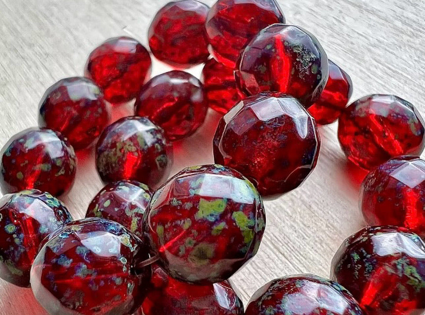Picasso Röda Tjeckiska Glaspärlor, Premium
