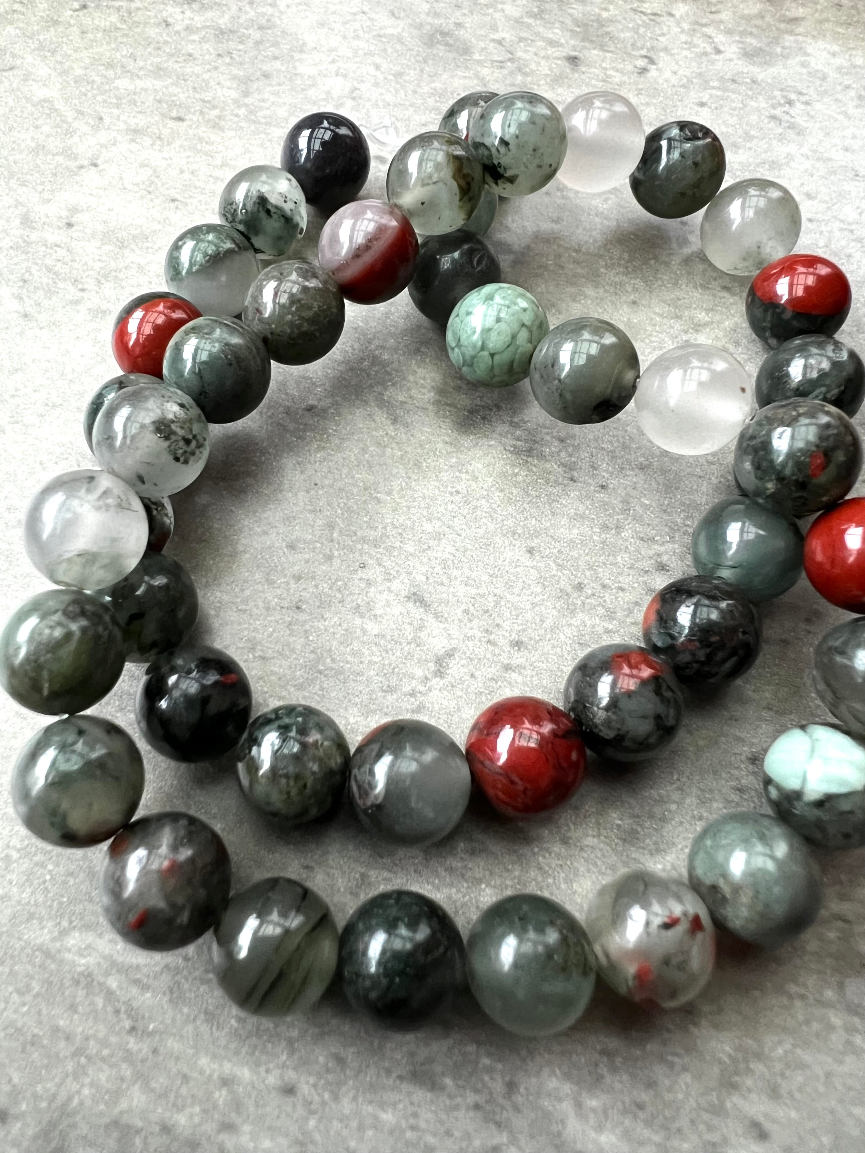 Melerad Rödgrå Agat – Unika Stenpärlor för Eleganta Smycken