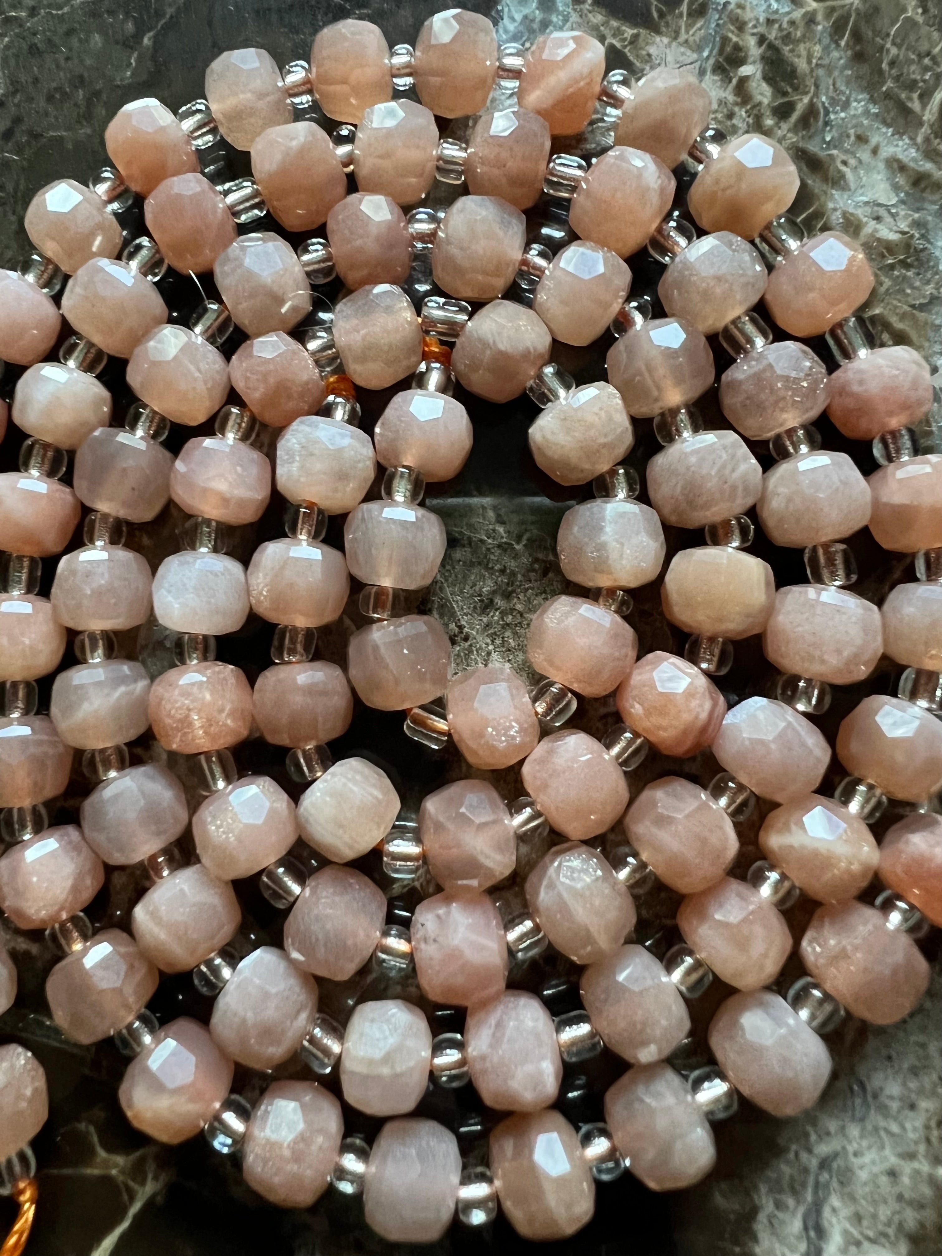 Månstenpärlor – Naturliga Kristallpärlor för Smycken & DIY