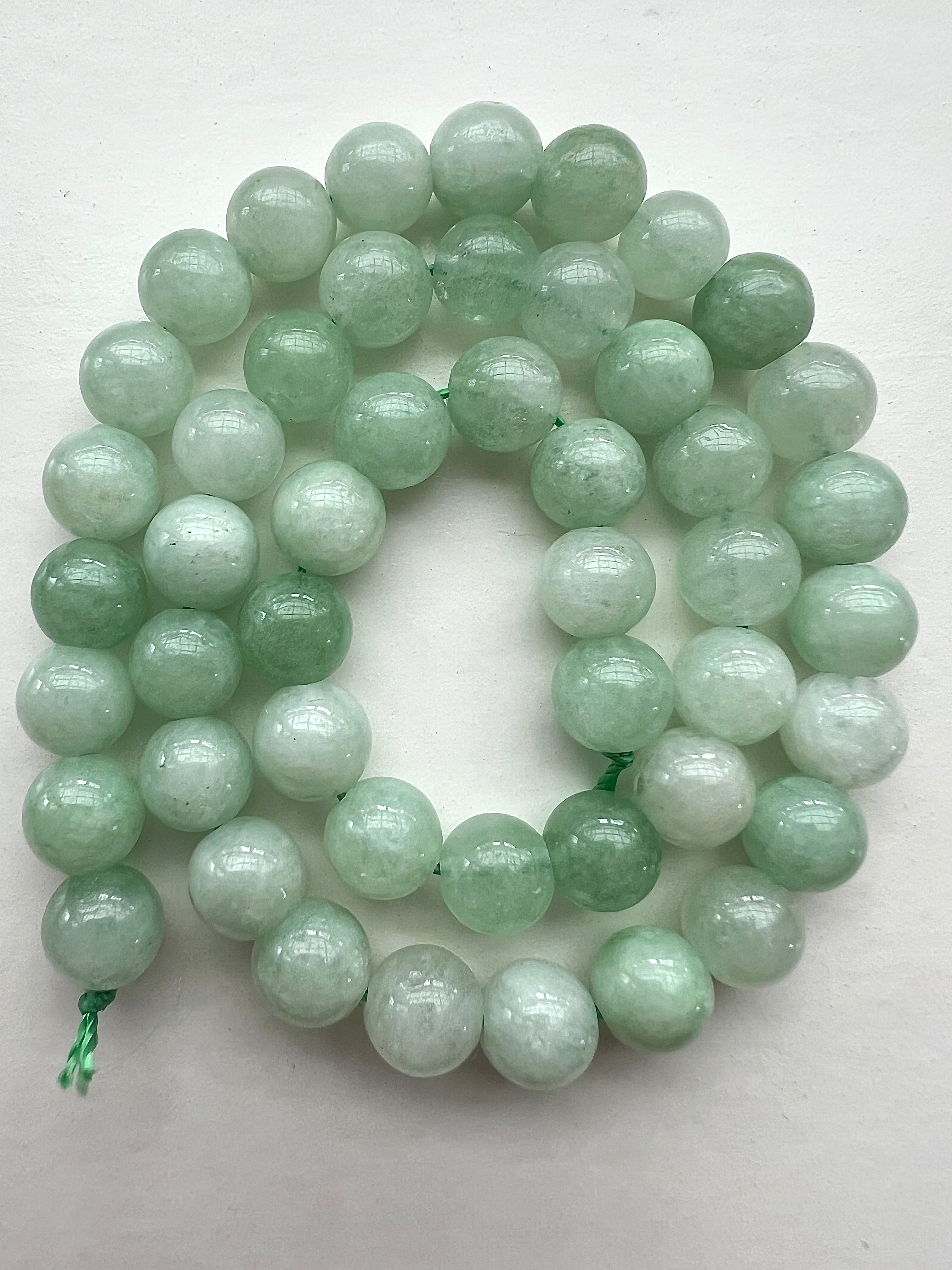 Ljusgrön Jade – Harmoniska Stenpärlor för Lycka, Balans & Emotionell Harmoni