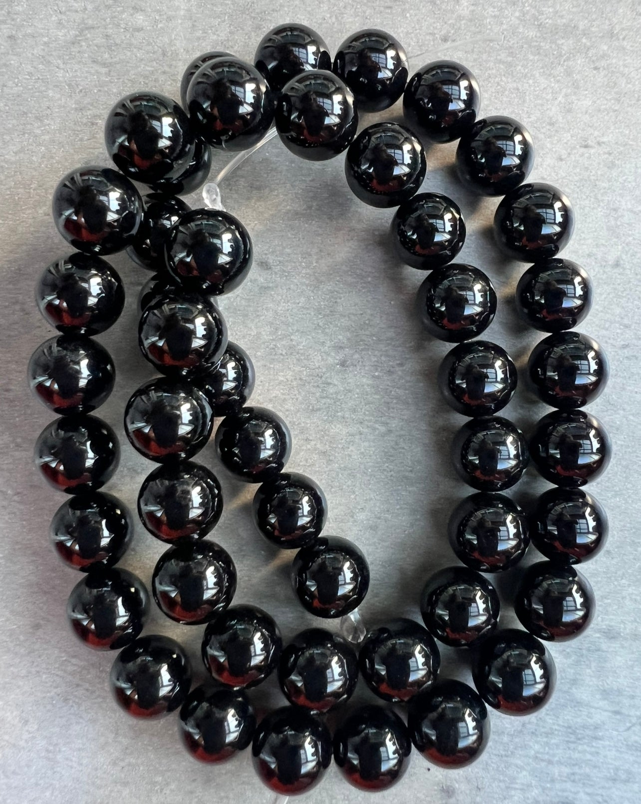 Svart Agat Pärlor – Eleganta Stenpärlor för Smyckestillverkning