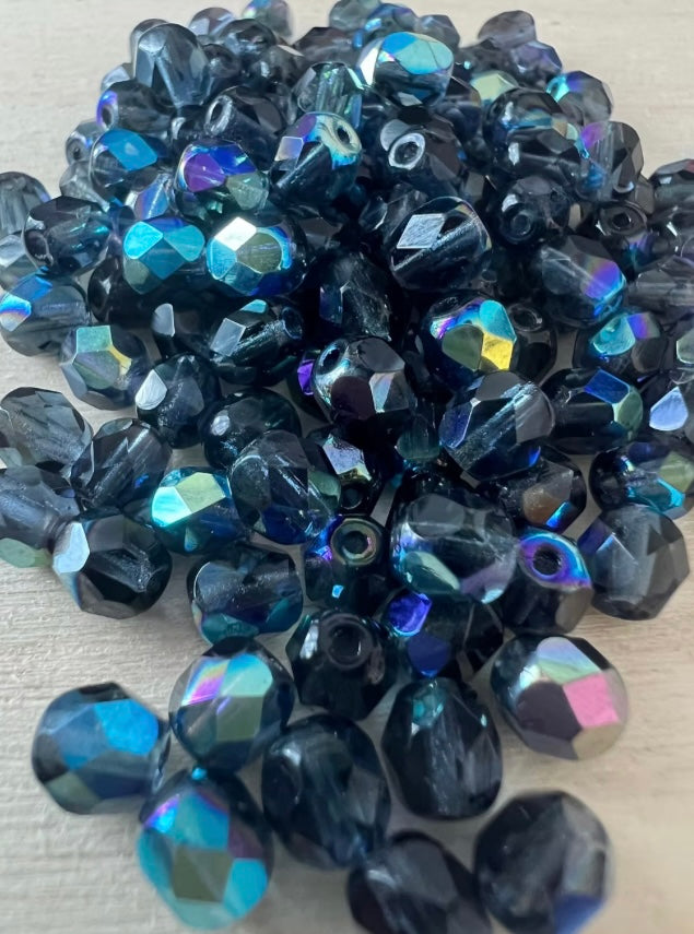 Blåa Tjeckiska Glaspärlor med AB – Smyckestillverkning