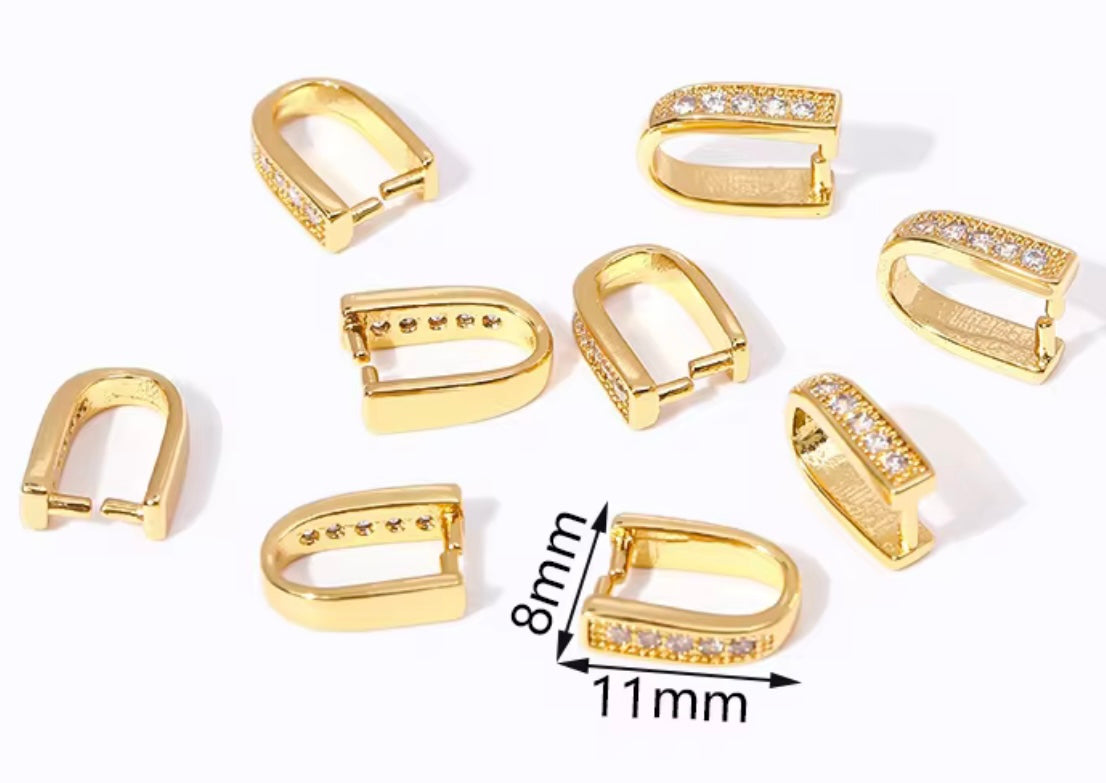 Berlockhängare i 18K Guld med Strass – Lyxig Detalj för Strålande Smycken