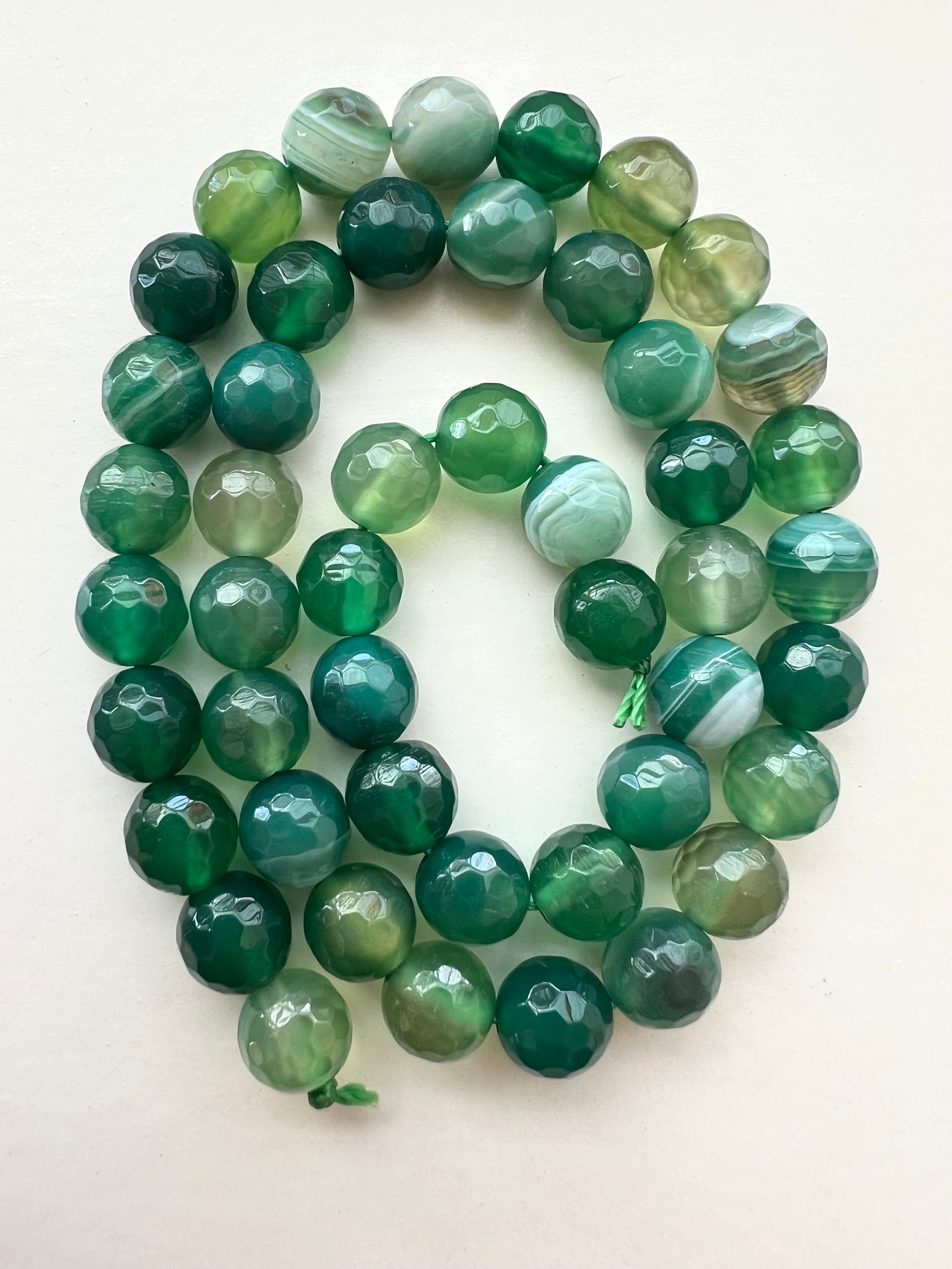 Grön Agat – Harmonigivande Stenpärlor för Hjärtenergi, Lugn & Balans