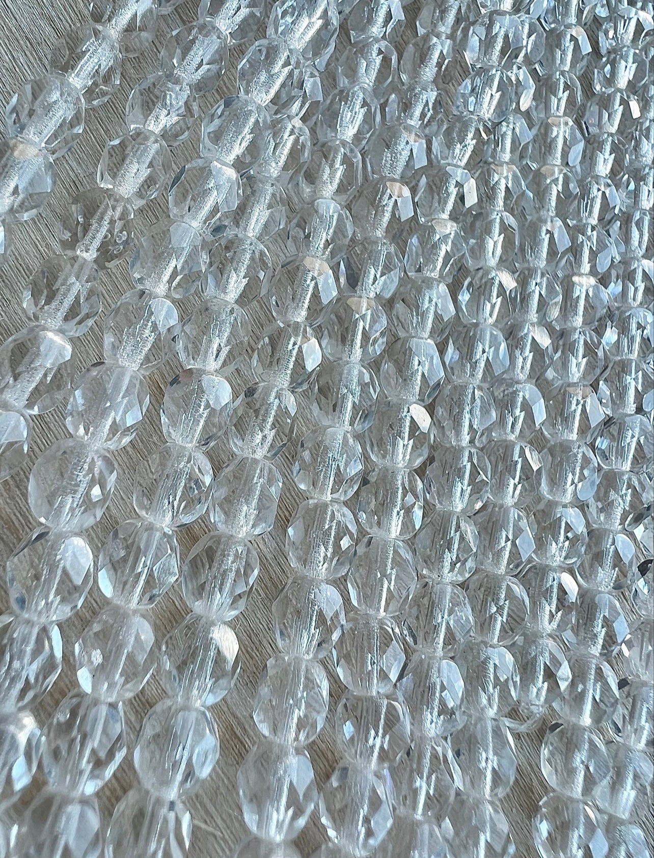 Transparenta Tjeckiska Glaspärlor – Kvalitetspärlor för Smycken & DIY