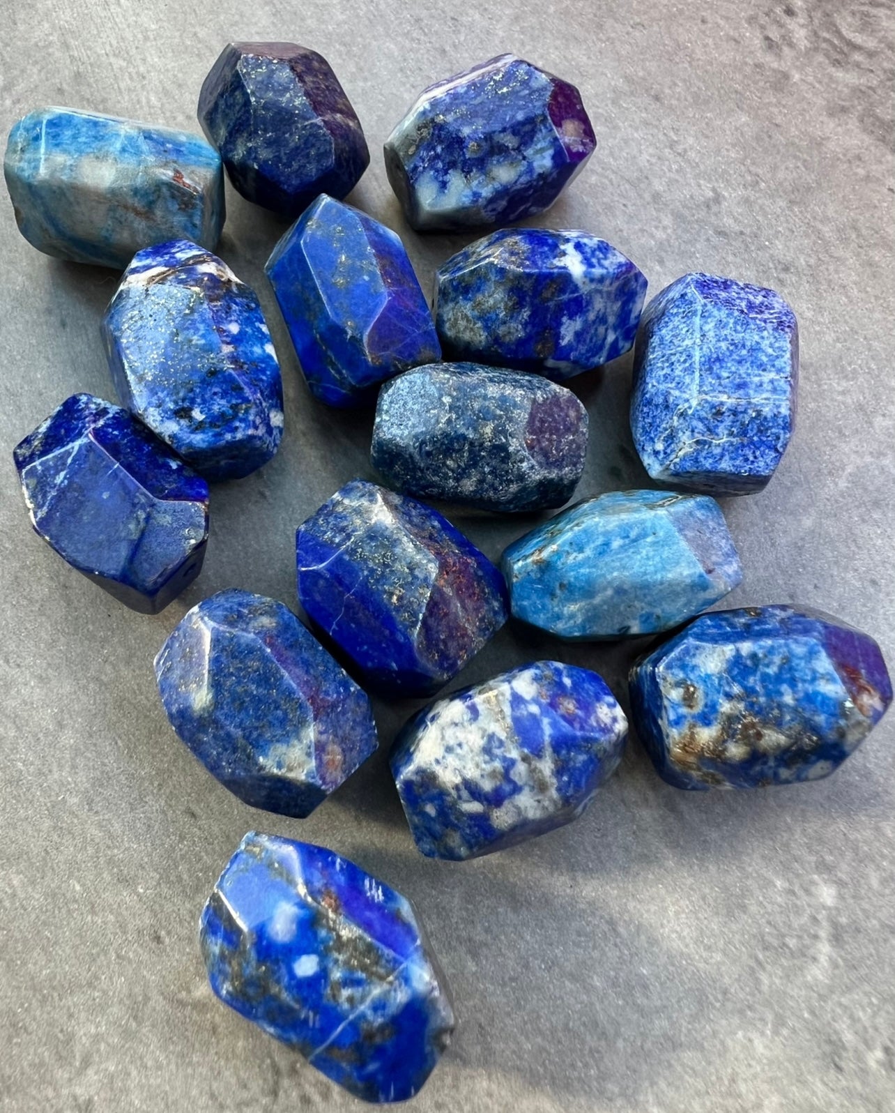 Exklusiva Stora Lapis Lazuli-Pärlor – Premium Naturlig Kvalitet för Smyckestillverkning